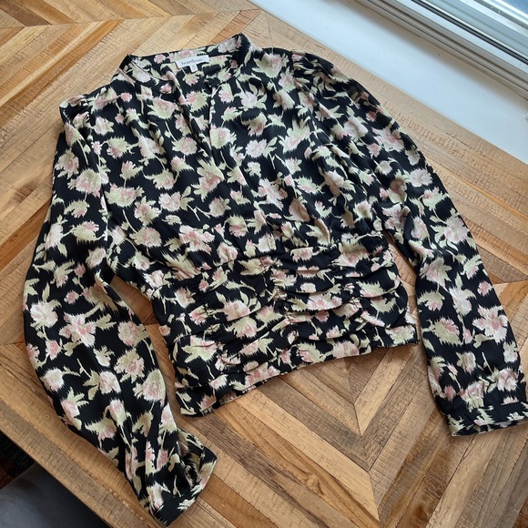 Heartloom Martine Top Size Medium in Black with Beautiful Pink Floral - Picture 14 of 16